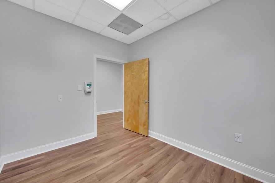 More Photos Of 20808 N Main St, Cornelius Medical For Lease