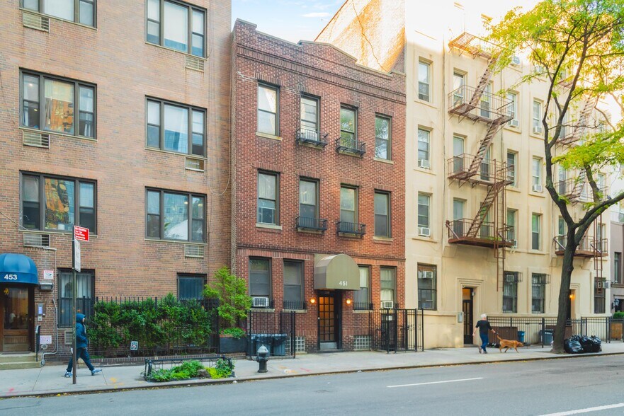 More Photos Of 451 W 43rd St, New York Multifamily For Sale