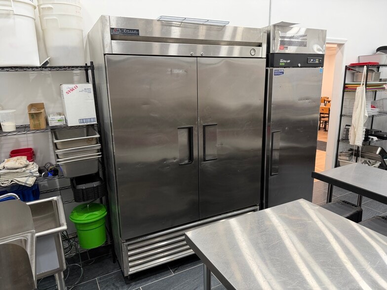 More Photos Of 706 W Jefferson St, Kokomo Storefront For Sale