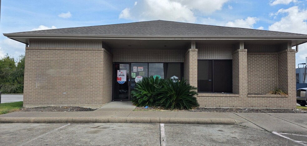More Photos Of 11410-11430 East Fwy, Houston General Retail For Lease