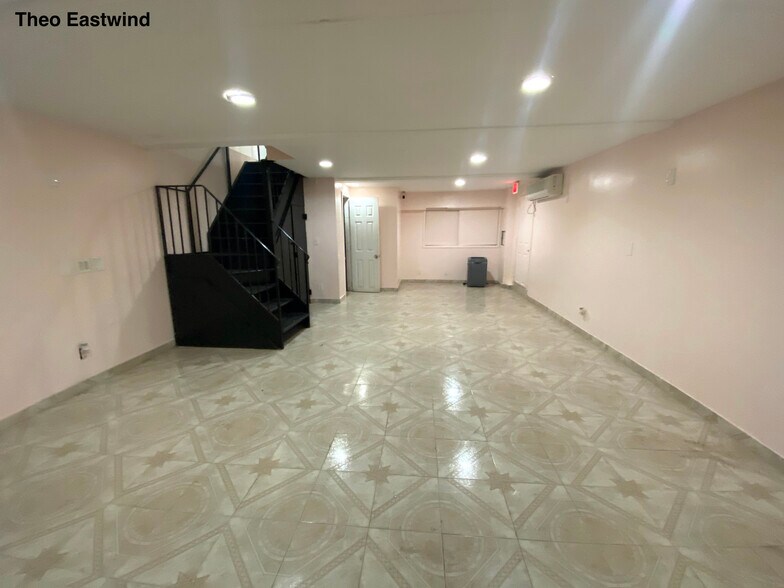 More Photos Of 68-18 Fresh Pond Rd, Ridgewood Storefront Retail Residential For Lease