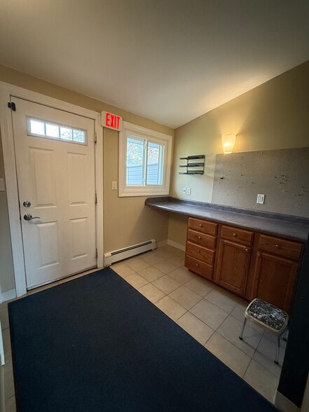 More Photos Of 870 Summit Ave, Oconomowoc Office For Sale