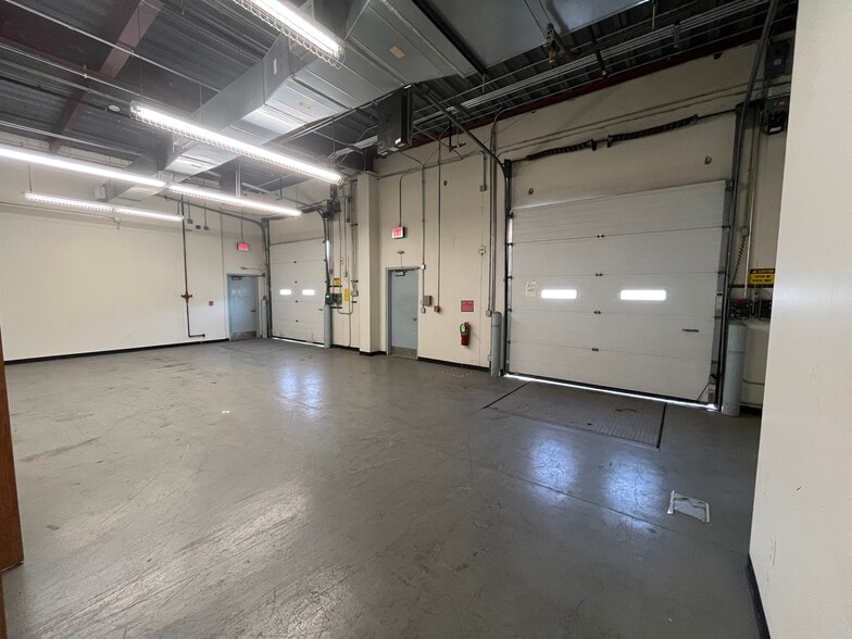 More Photos Of 2703 N Central Expy, Richardson Unknown For Lease