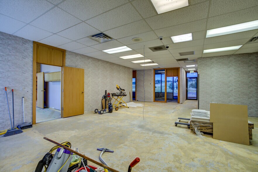 More Photos Of 18950 Base Camp Rd, Monument Office For Lease