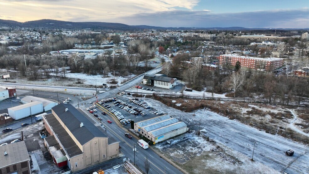 More Photos Of 124 3rd St, Allentown Auto Dealership For Lease