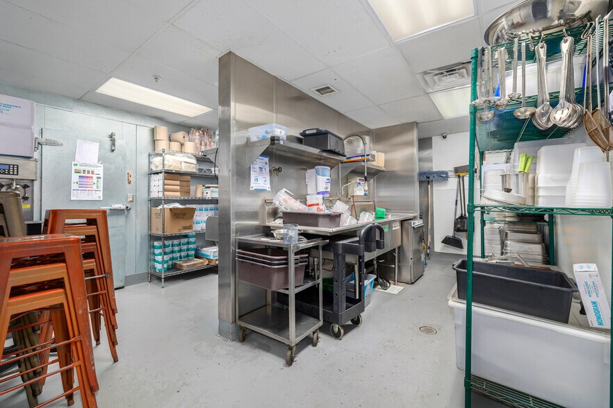 More Photos Of 2036-2046 Broadway, Denver Restaurant For Sale