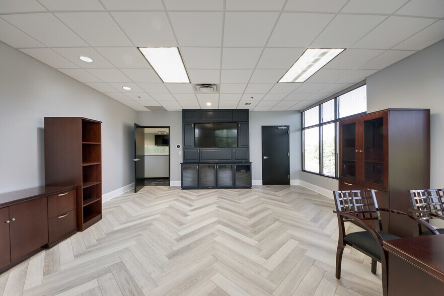 More Photos Of 2700 N Berkeley Lake Rd, Duluth Office For Sale