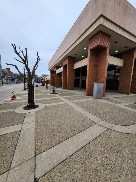 More Photos Of 2 N Mill St, New Castle Bank For Sale