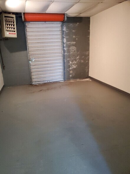 More Photos Of 594 Turnpike St, Easton Self Storage For Lease