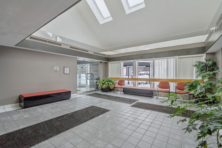 More Photos Of 3300 James St, Syracuse Medical For Lease