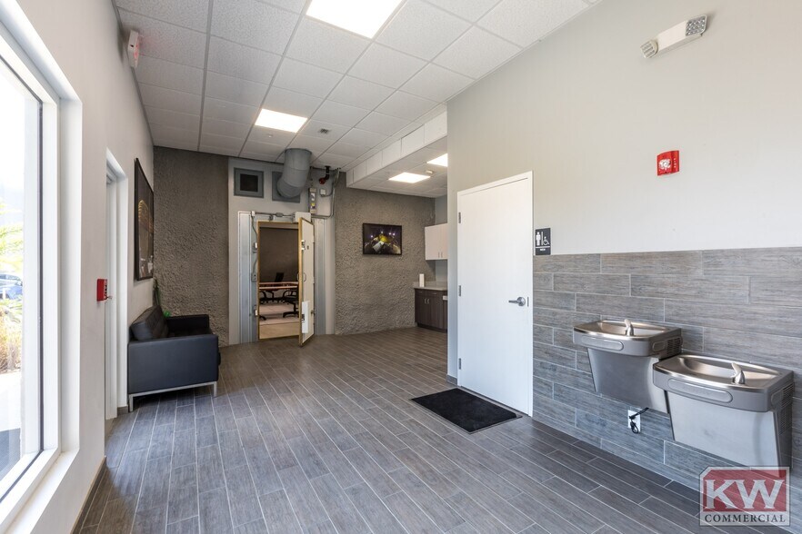 More Photos Of 8331 Estate 33 Rd N, Lakeland Warehouse For Sale