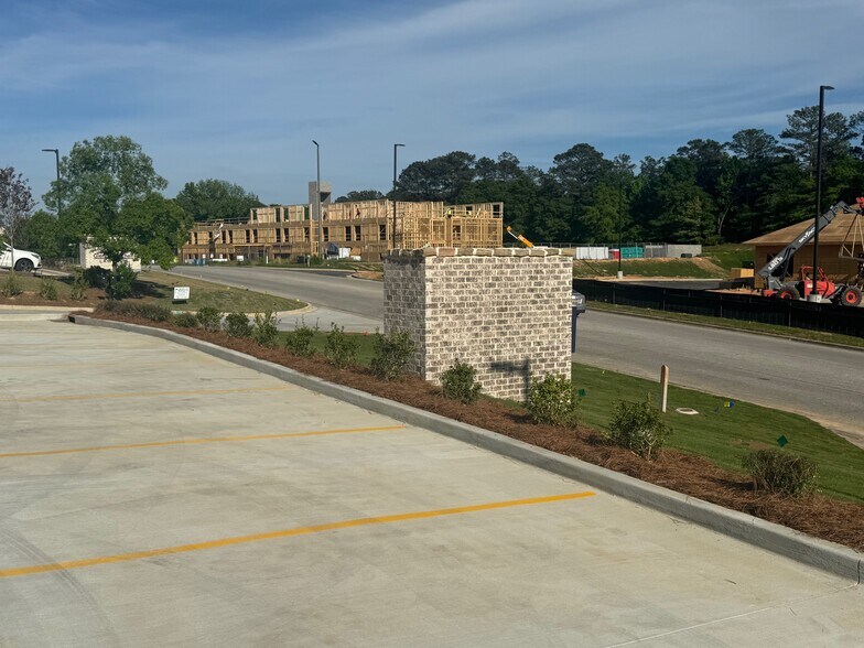 More Photos Of 2500 Interstate Dr, Opelika Medical For Lease