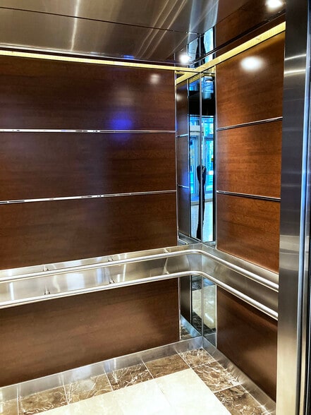 More Photos Of 170 Laurier Ave W, Ottawa Office For Lease