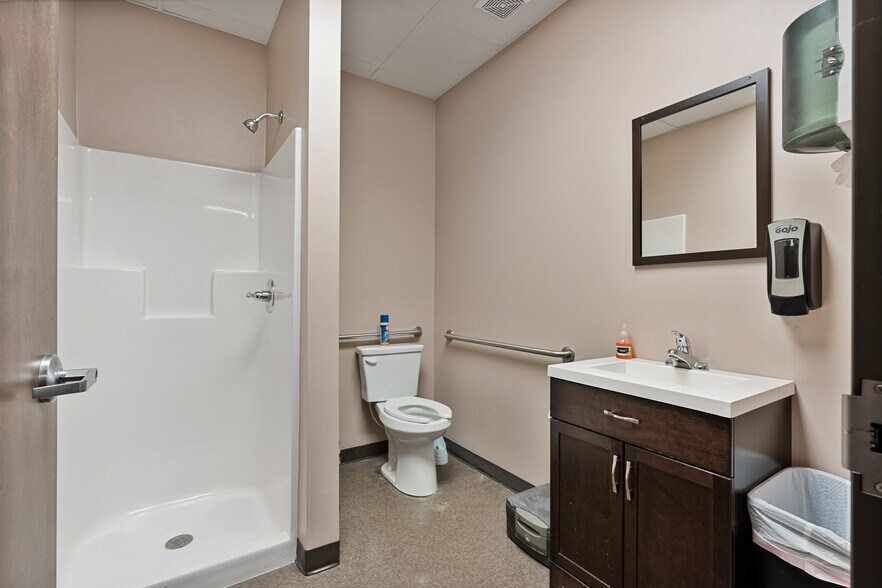 More Photos Of 142 Hampton Ct, Commerce Rehabilitation Center For Sale