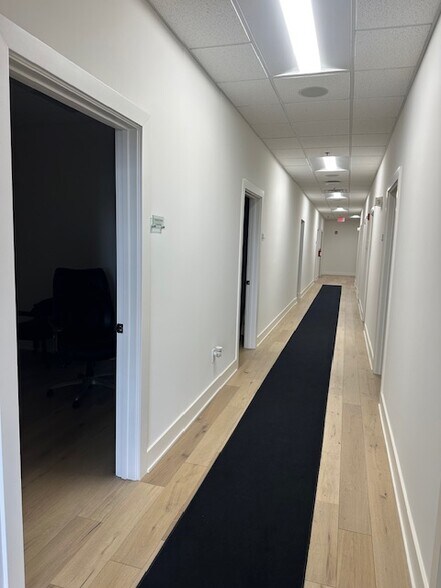 More Photos Of 6903 W 135th St, Overland Park General Retail For Lease