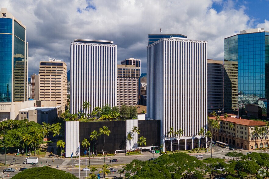 More Photos Of 745 Fort St, Honolulu Office For Lease