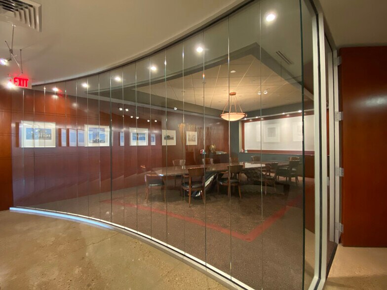 More Photos Of 1935 Airline Dr, Bossier City Bank For Sale