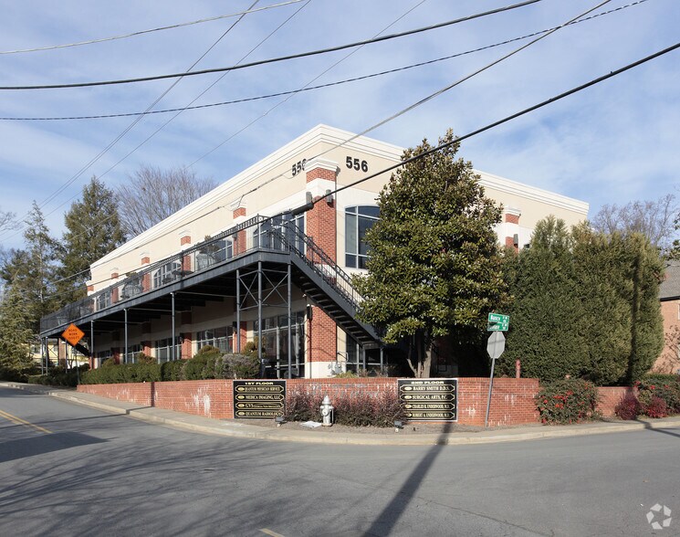 More Photos Of 598 Nancy St, Marietta Medical For Lease