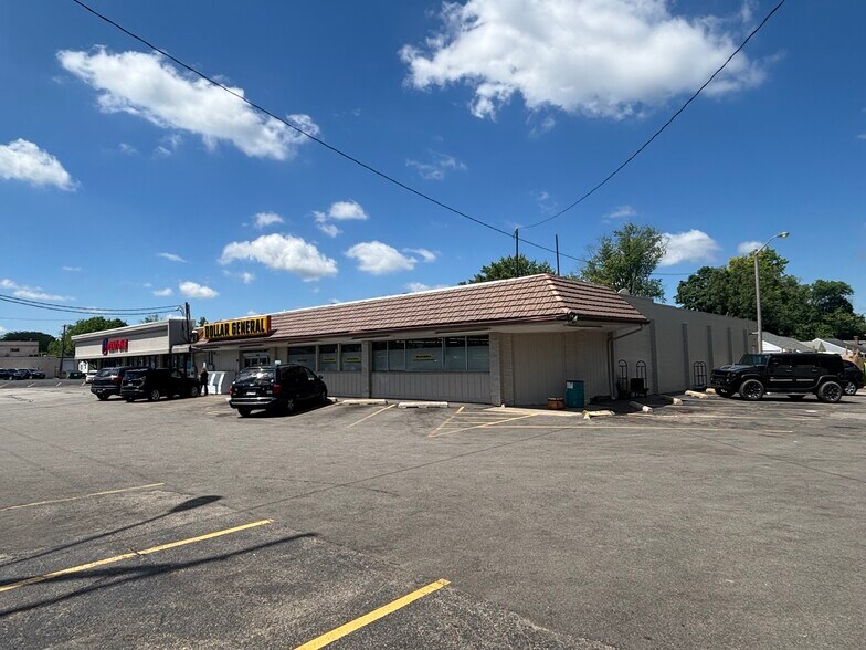 More Photos Of 3419 N Prospect Ave, Peoria General Retail For Sale