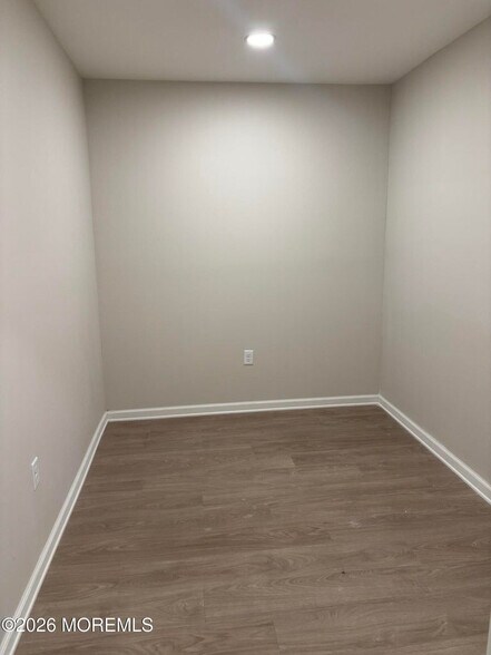 More Photos Of 1202 S Olden Ave, Hamilton Office For Sale