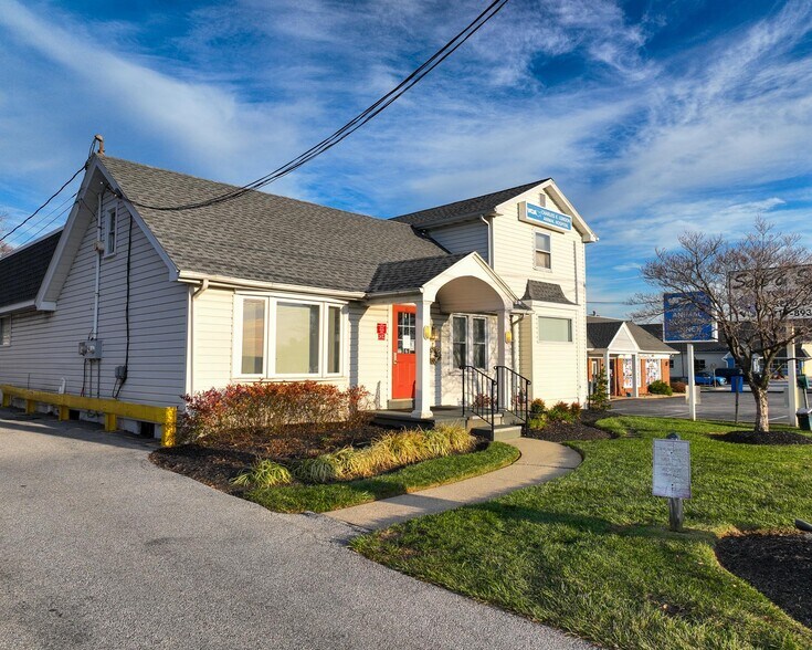 More Photos Of 2129 S Queen St, York Freestanding For Sale