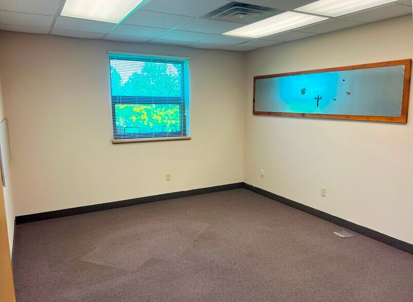 More Photos Of 1024 Thiesse Dr, Brainerd Light Distribution For Lease