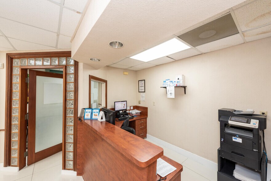 More Photos Of 2645 SW 37th Ave, Miami Medical For Lease