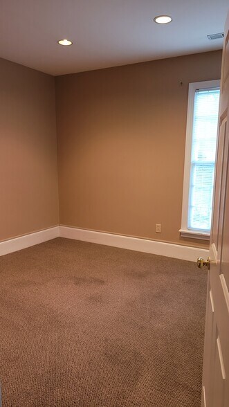 More Photos Of 5540 Mcneely Dr, Raleigh Office For Sale