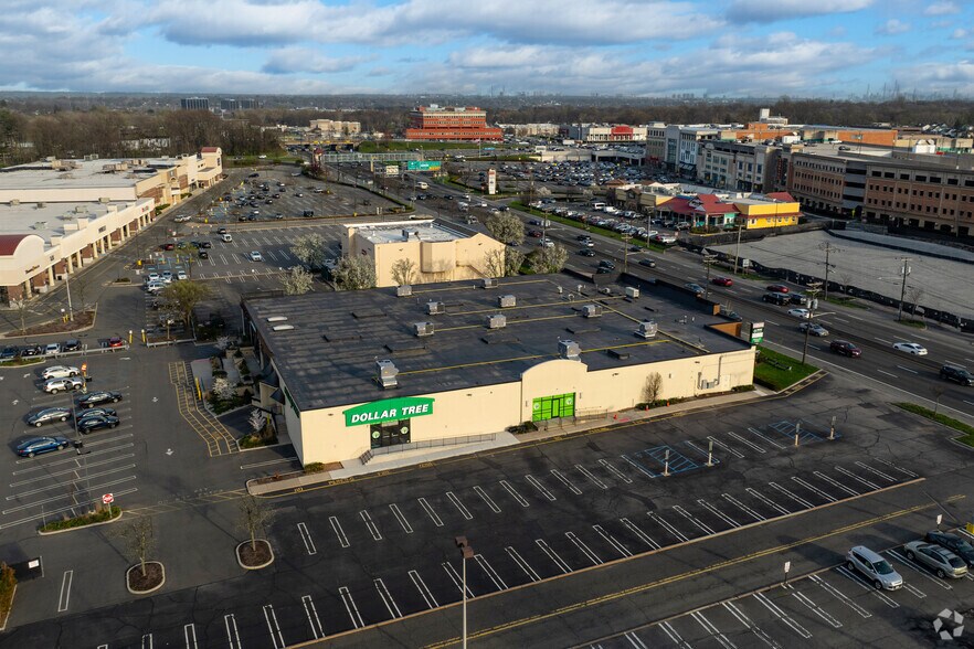 More Photos Of 145 E State Rt 4, Paramus Storefront For Lease