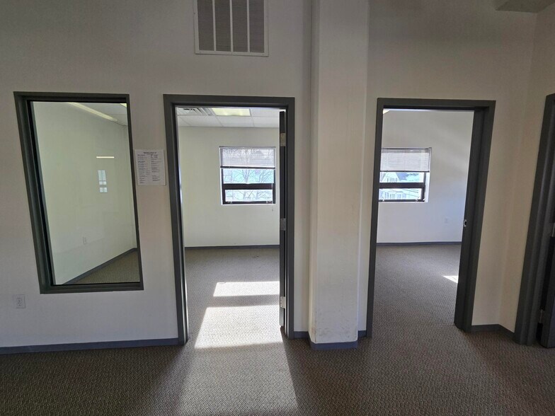 More Photos Of 38 Montvale Ave, Stoneham Office For Lease