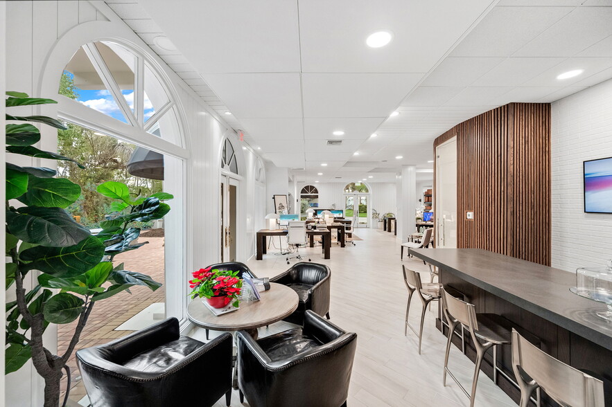 More Photos Of 292-296 14th Ave S, Naples General Retail For Lease