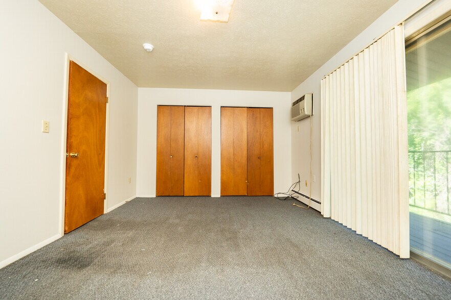 More Photos Of 500 Zahn Dr, Akron Apartments For Sale