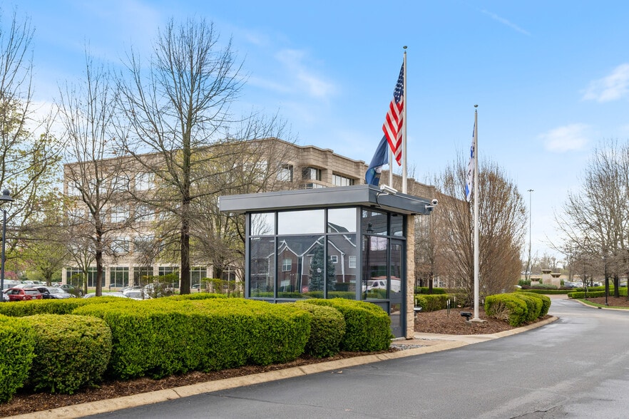 More Photos Of 4801 Olympia Park Plz, Louisville Office For Lease