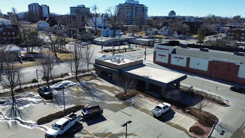 Primary Photo Of 3455 Ingersoll Ave, Des Moines General Retail For Lease