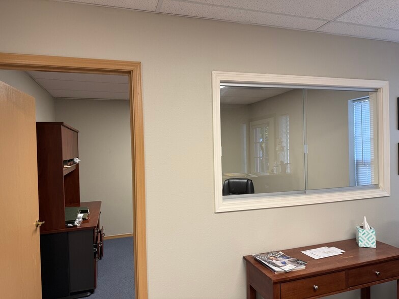 More Photos Of 1919 N Pearl St, Tacoma Office For Sale