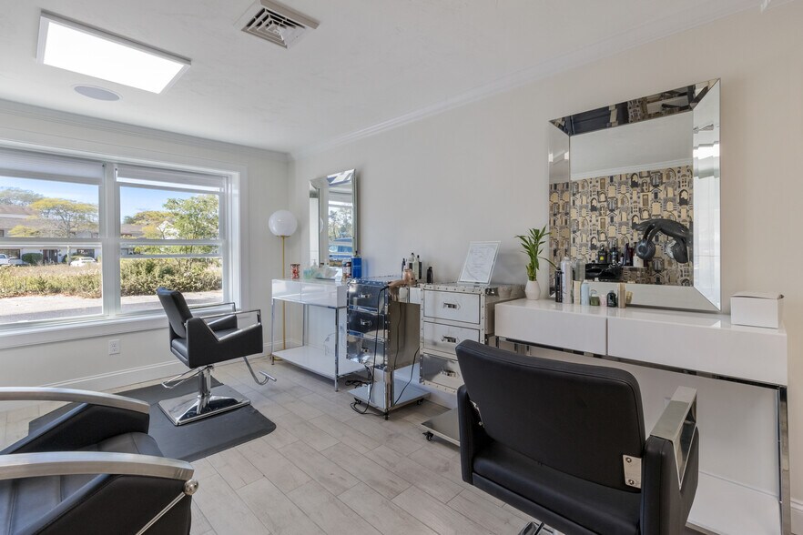 More Photos Of 712 Main St, Hyannis Storefront Retail Office For Sale