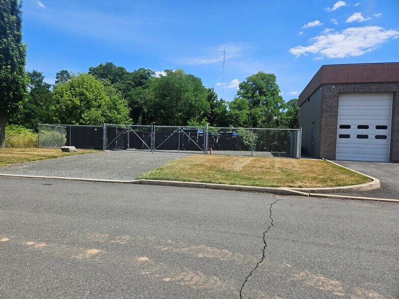 More Photos Of 105 Commerce Ave, Ewing Industrial For Sale