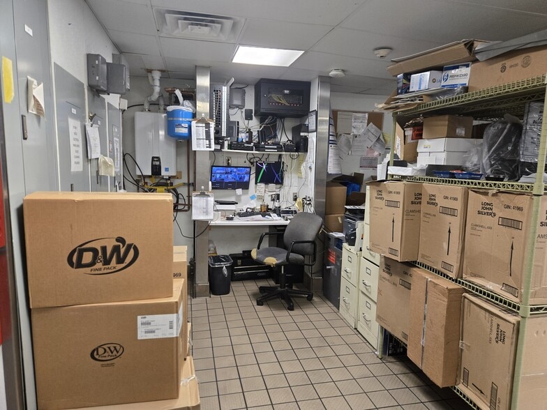 More Photos Of 3550 Isleta Blvd SE, Albuquerque Fast Food For Sale