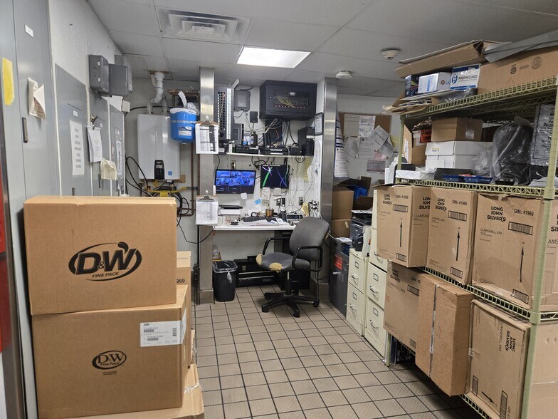 More Photos Of 3550 Isleta Blvd SE, Albuquerque Fast Food For Sale