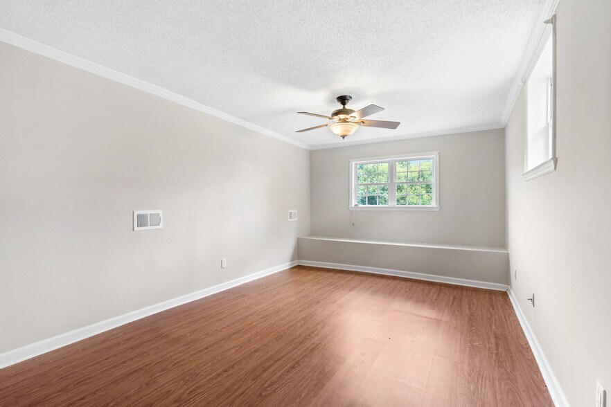 More Photos Of 5757 Ogeechee Rd, Savannah Flex For Lease