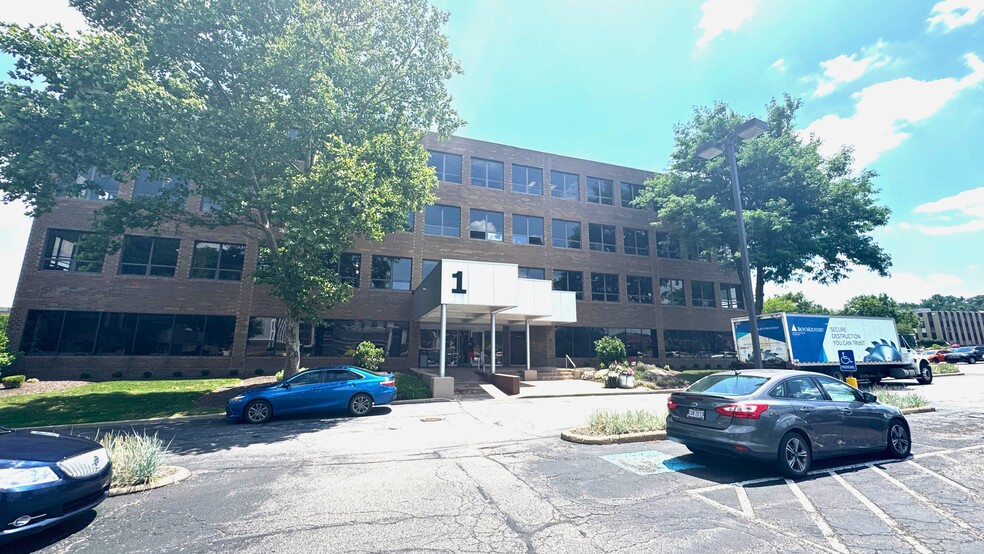 More Photos Of 6133 Rockside Rd, Independence Office For Sale