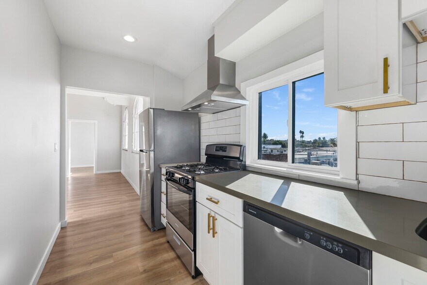 More Photos Of 1827 E 4th St, Long Beach Apartments For Sale