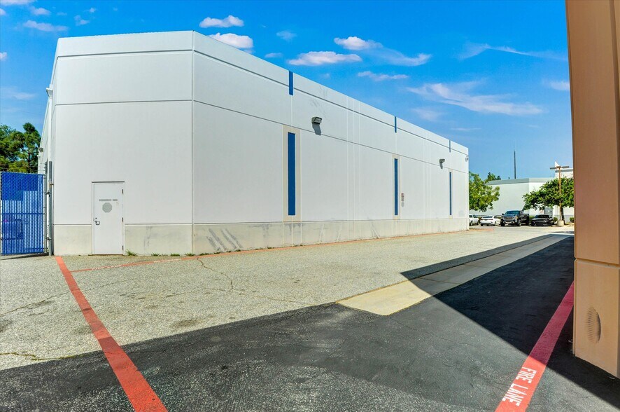 More Photos Of 920 W 10th St, Azusa Warehouse For Sale