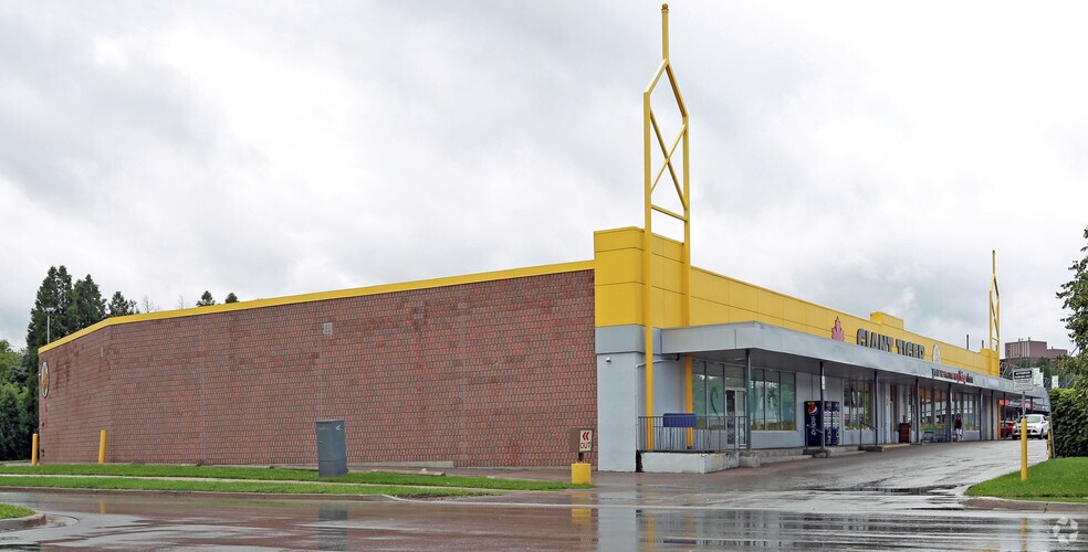 More Photos Of 390 Springbank Dr, London Freestanding For Lease