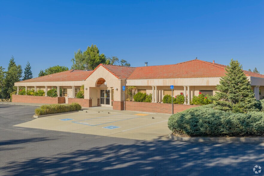 More Photos Of 3111 Professional Dr, Auburn Medical For Sale