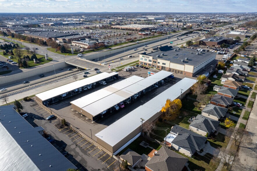 More Photos Of 28900 Schoolcraft Rd, Livonia Self Storage For Sale