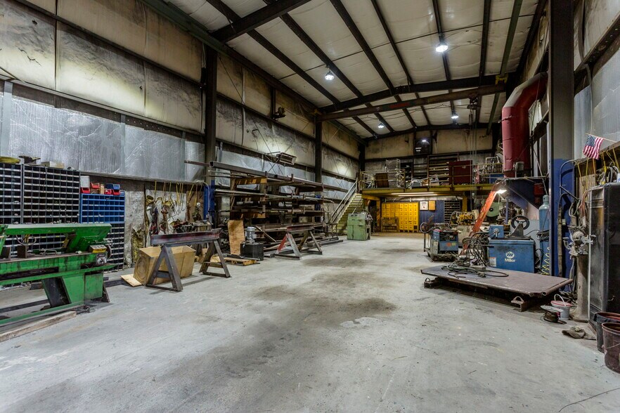 More Photos Of 806 Island Ford Rd, Mcgaheysville Warehouse For Lease