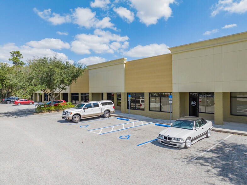 More Photos Of 4020 Kidron Rd, Lakeland Light Distribution For Lease