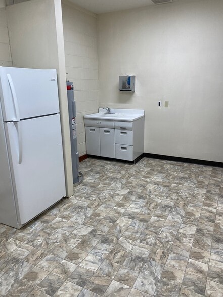 More Photos Of 1050 S Bridge St, Baker City Office For Sale