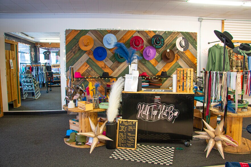 More Photos Of 110 N Broadway St, Broken Bow General Retail For Sale